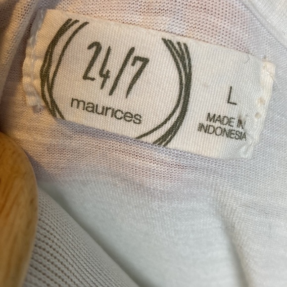 Maurices 24/7 Solid White Ruffle Sleeve Tee T-Shirt L Feminine Pretty Classic - Picture 13 of 16